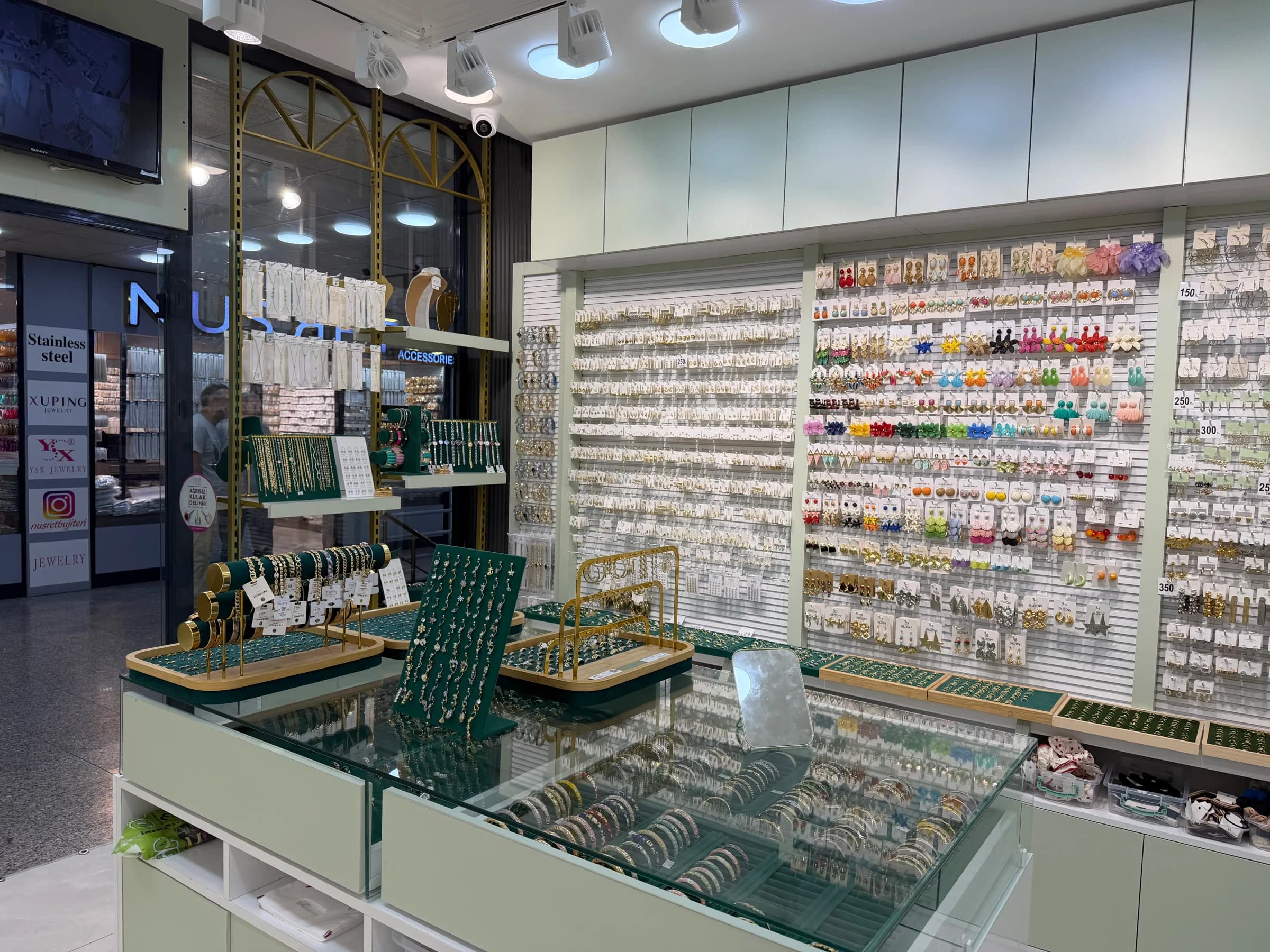 Kare Raf: The Turnkey Solution in Store Shelving Systems
